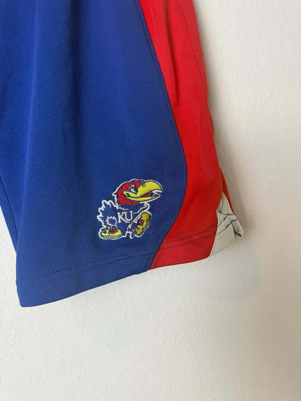 Colosseum Kansas Jayhawks Basketball Shorts Youth Size M (12-14)